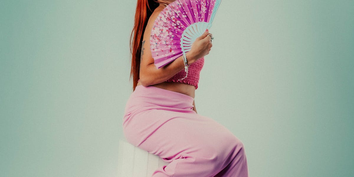 Cores e estampas que valorizam o biquíni asa delta